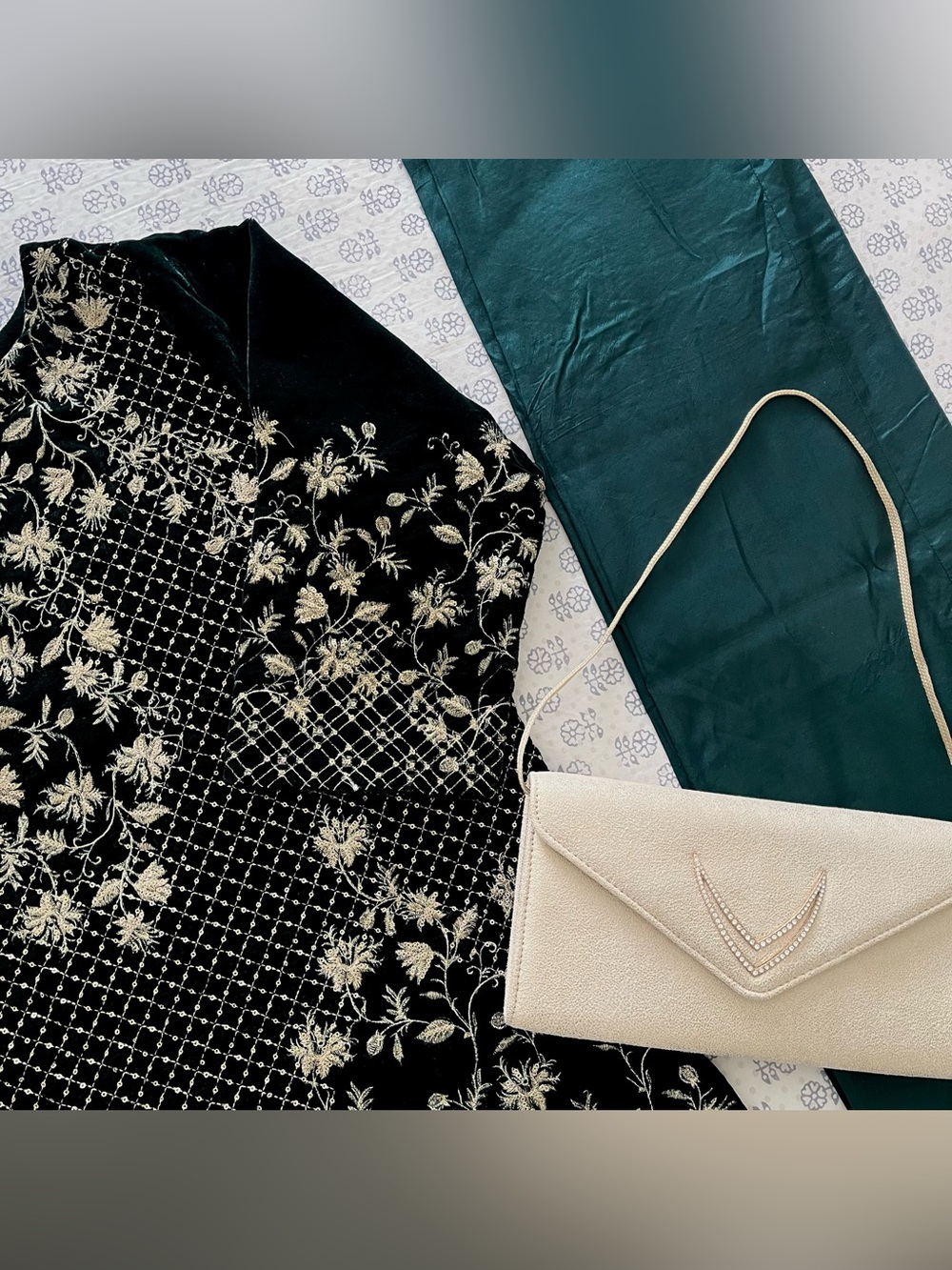 NEW Velvet Heavily Embroidered Salwar Kameez With Sequin Embellishments - Picture 7 of 12